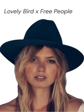 Lovely Bird Wool Hat